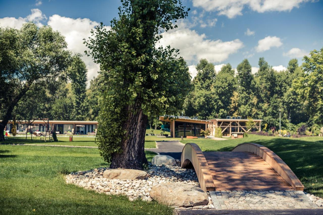 Villa Resort & Organic Spa - Luxusni Apartman S Virivkou Ceske Budejovice Dış mekan fotoğraf